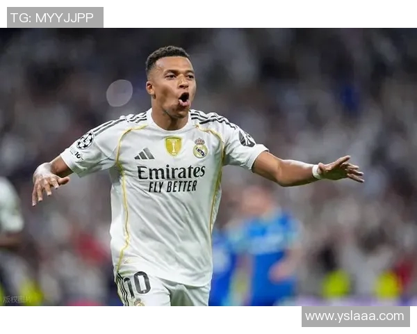 姆巴佩与巴黎续约传闻再起，球迷翘首期待未来合约细节揭晓