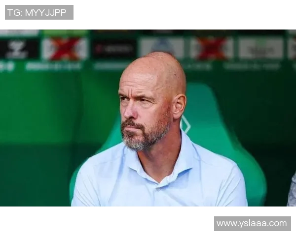 曼联宣布解雇主帅滕哈赫，引发球迷热议，未来路在何方？